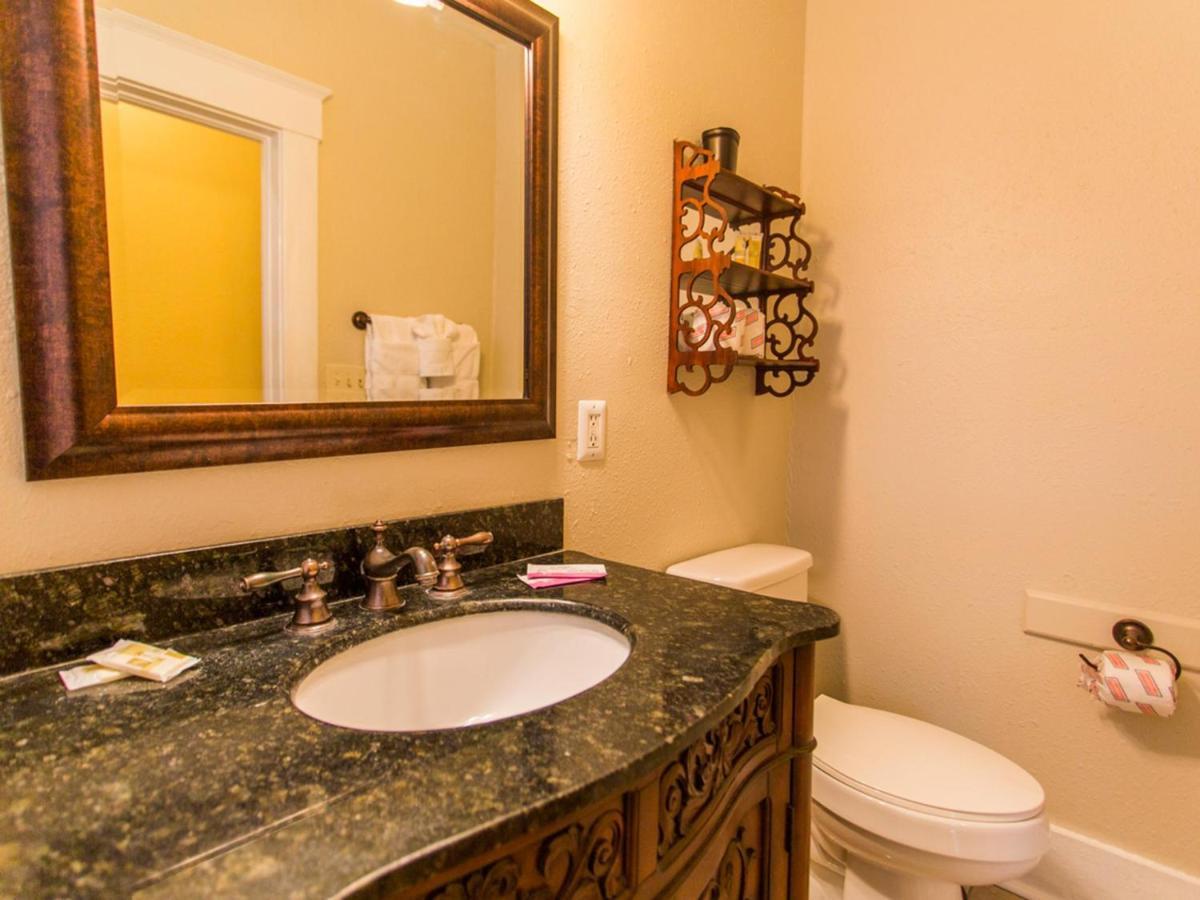 Apartamento Linda'S On Lincoln Savannah Exterior foto
