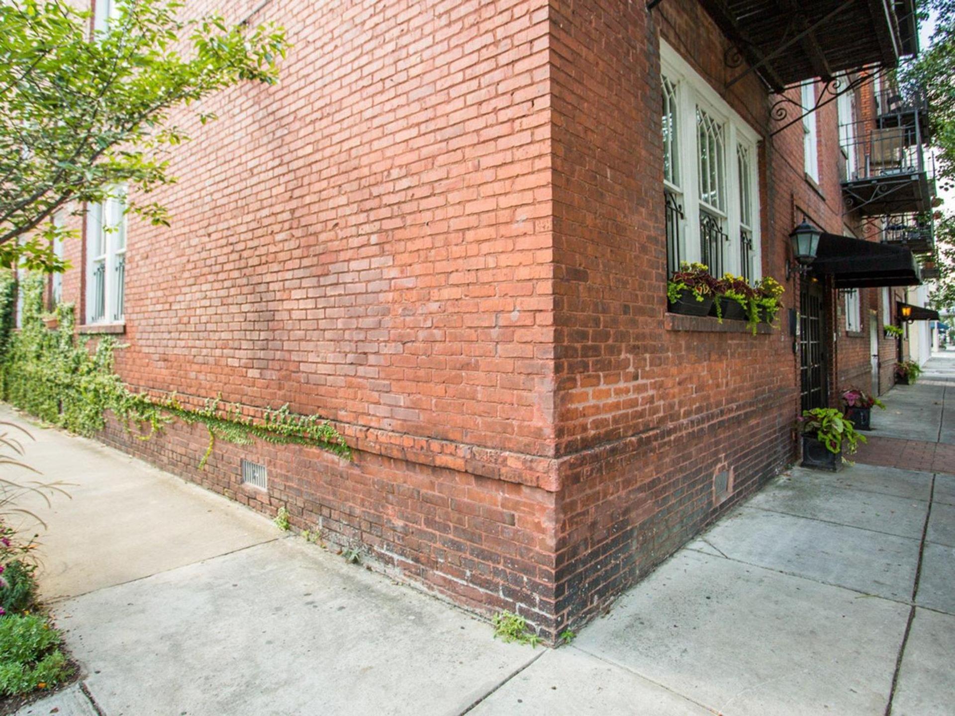 Apartamento Linda'S On Lincoln Savannah Exterior foto