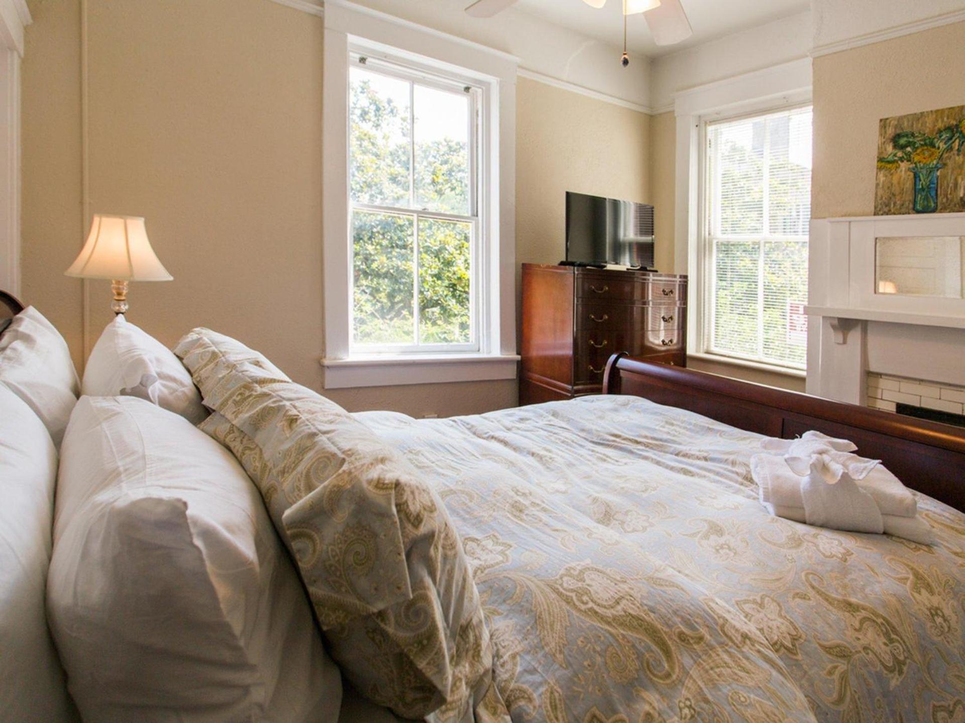 Apartamento Linda'S On Lincoln Savannah Exterior foto
